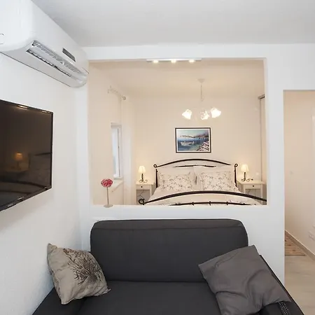 Luca Apartment *